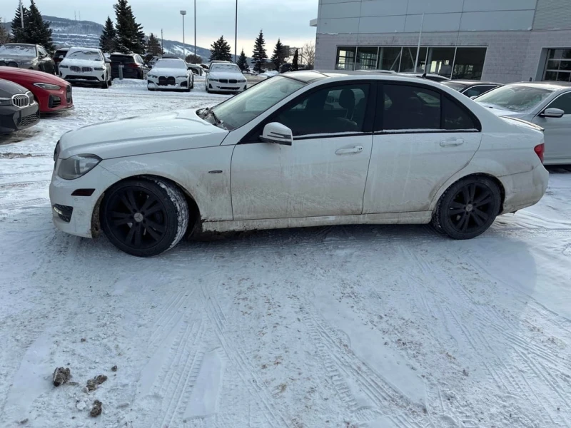 Mercedes-Benz C 350 4MATIC * ПЪЛЕН AMG ПАКЕТ* ПРЕДСТАВИТЕЛСТВО НА BMW*, снимка 3 - Автомобили и джипове - 53363228