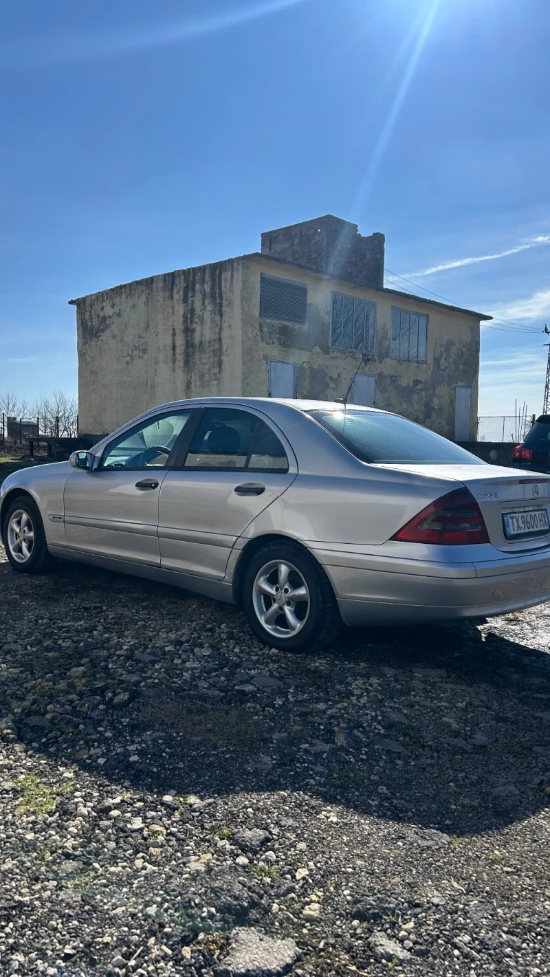 Mercedes-Benz C 220 CDI, снимка 3 - Автомобили и джипове - 53512834