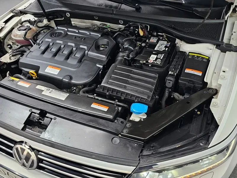 VW Passat 2.0 TDI, снимка 6 - Автомобили и джипове - 54299810