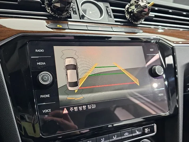 VW Passat 2.0 TDI, снимка 15 - Автомобили и джипове - 54299810