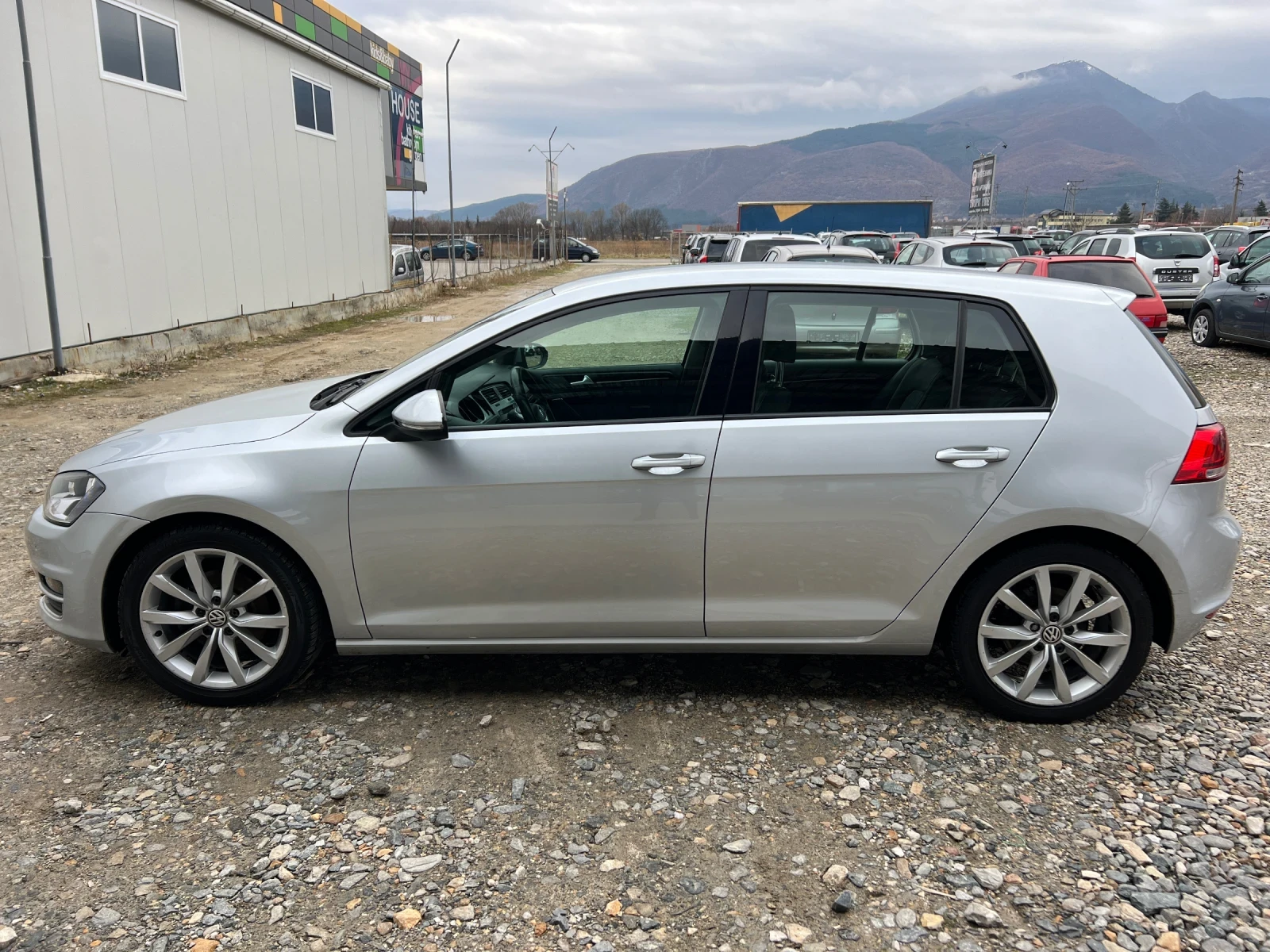 VW Golf 7 1.6TDI 105к.с. Навигация/Мулти-волан/парк асист - изображение 8