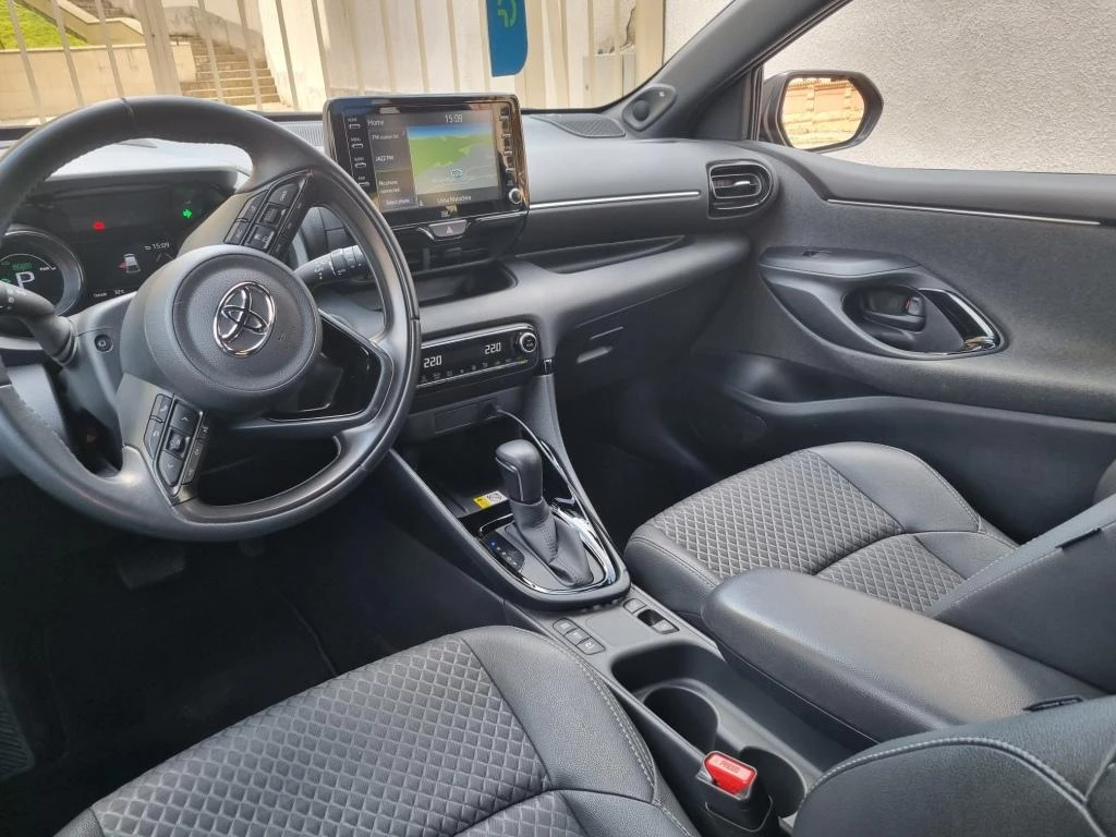 Toyota Yaris 1.5 - изображение 9