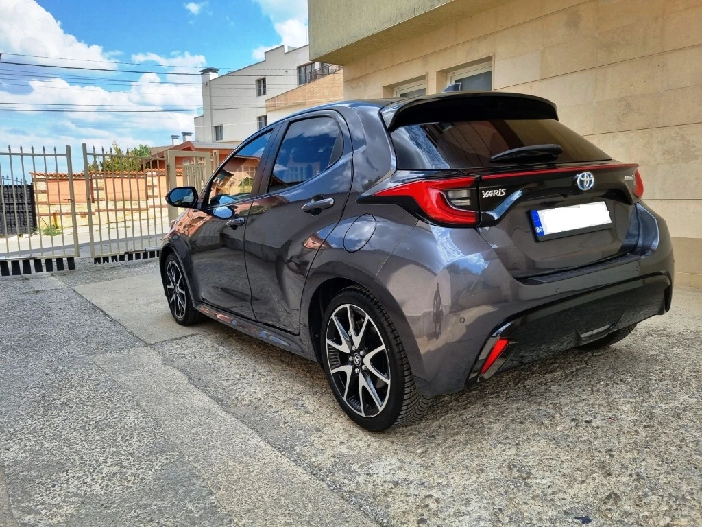 Toyota Yaris 1.5 - изображение 5