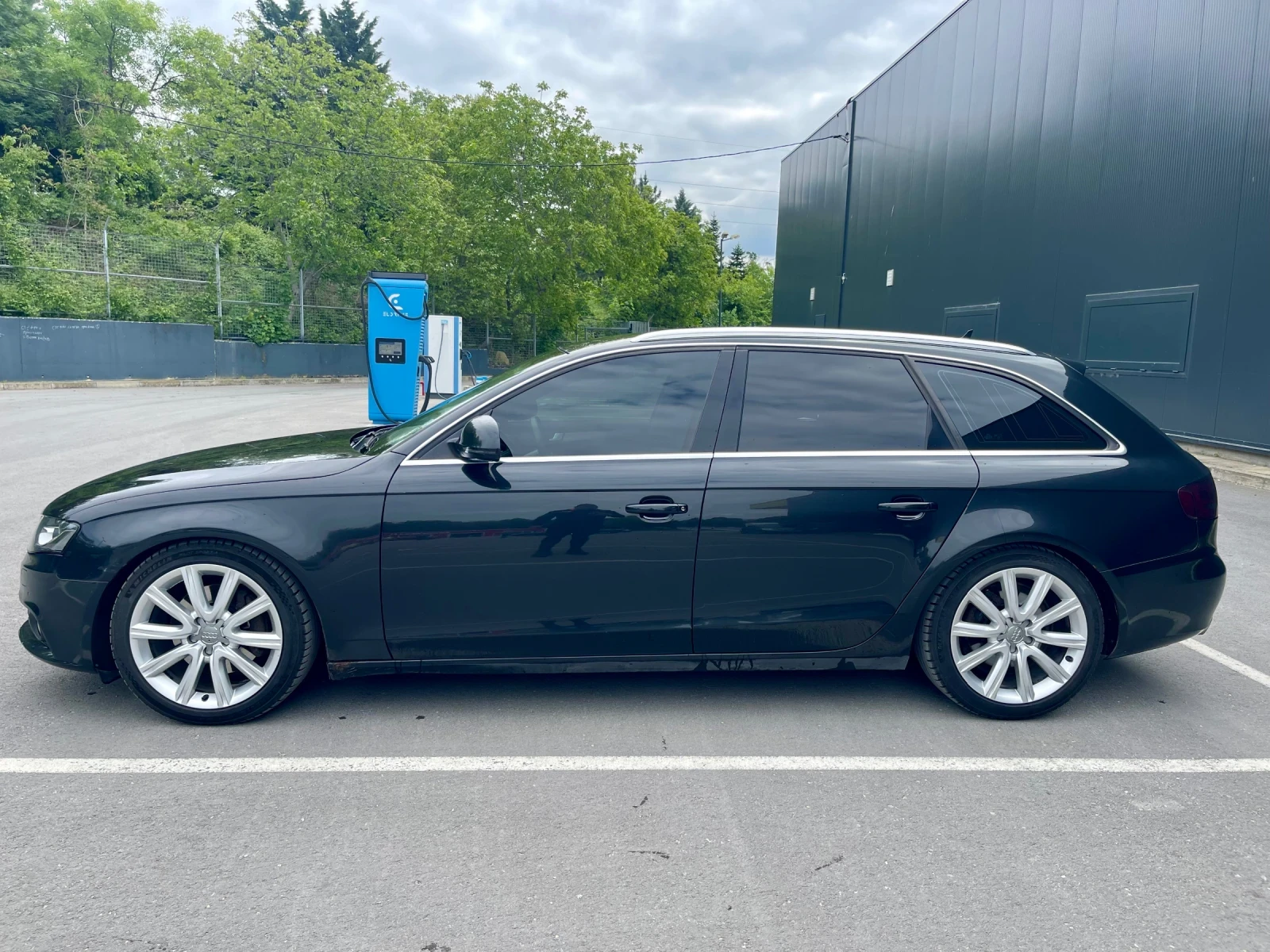 Audi A4 2.7tdi /LED /Теглич /Подгрев /Парктроник/Бартер, снимка 2 - Автомобили и джипове - 53797468