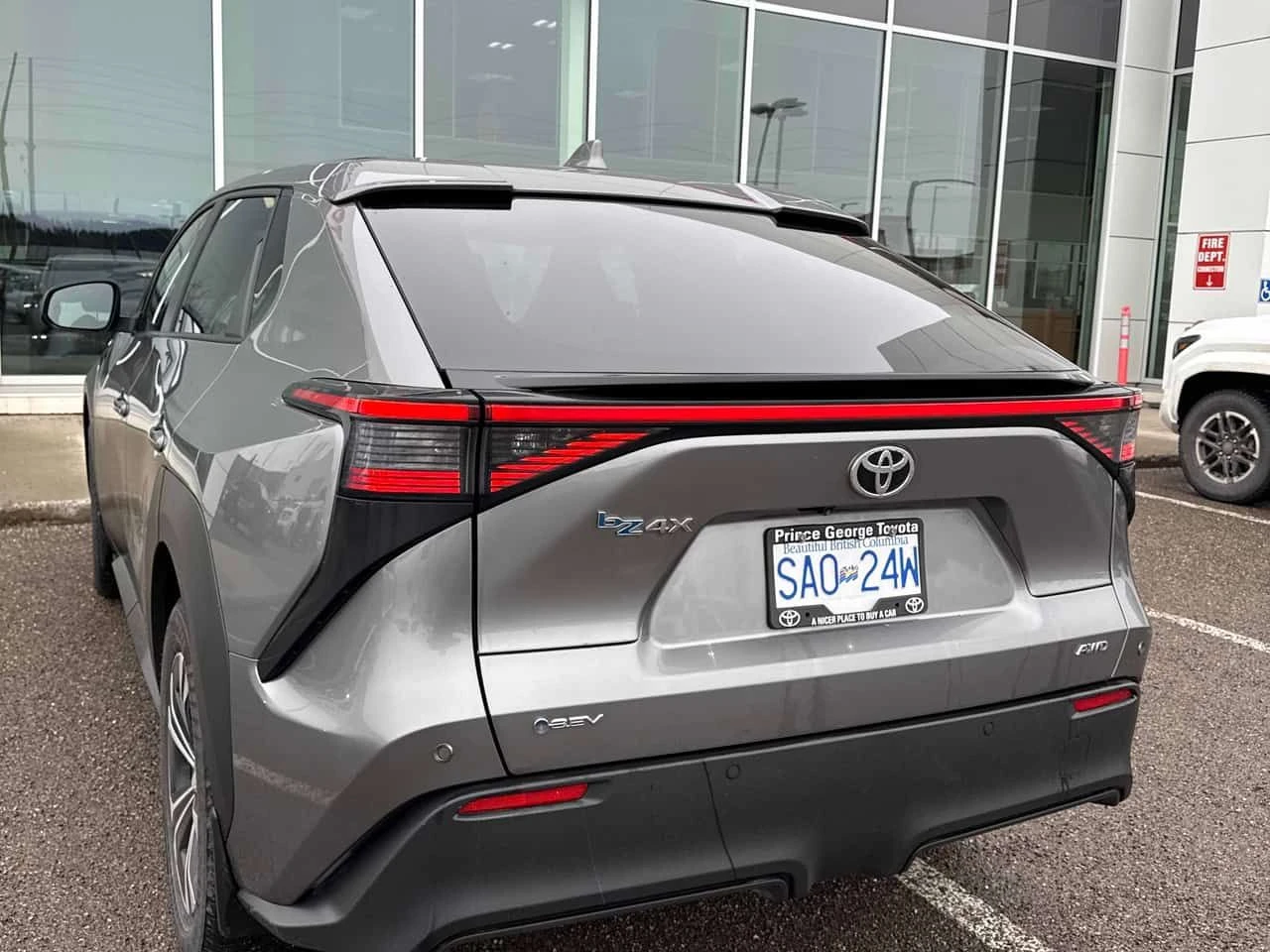 Toyota bZ4X * XLE * PANO* KEYLESS* ПОДГРЕВ*  - изображение 4