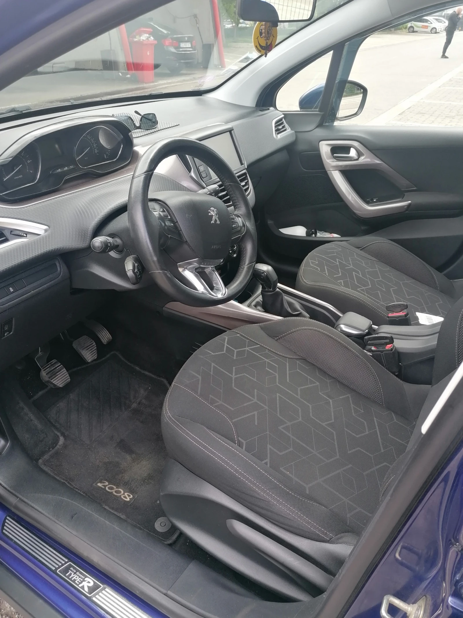 Peugeot 2008 1.2, снимка 6 - Автомобили и джипове - 53862029