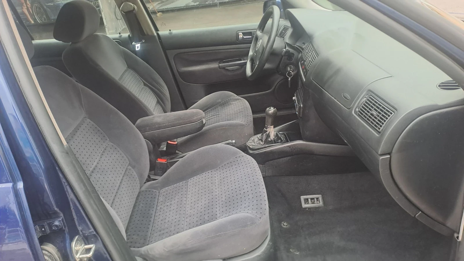 VW Golf 1.9 TDI 110кс. , снимка 11 - Автомобили и джипове - 53906948