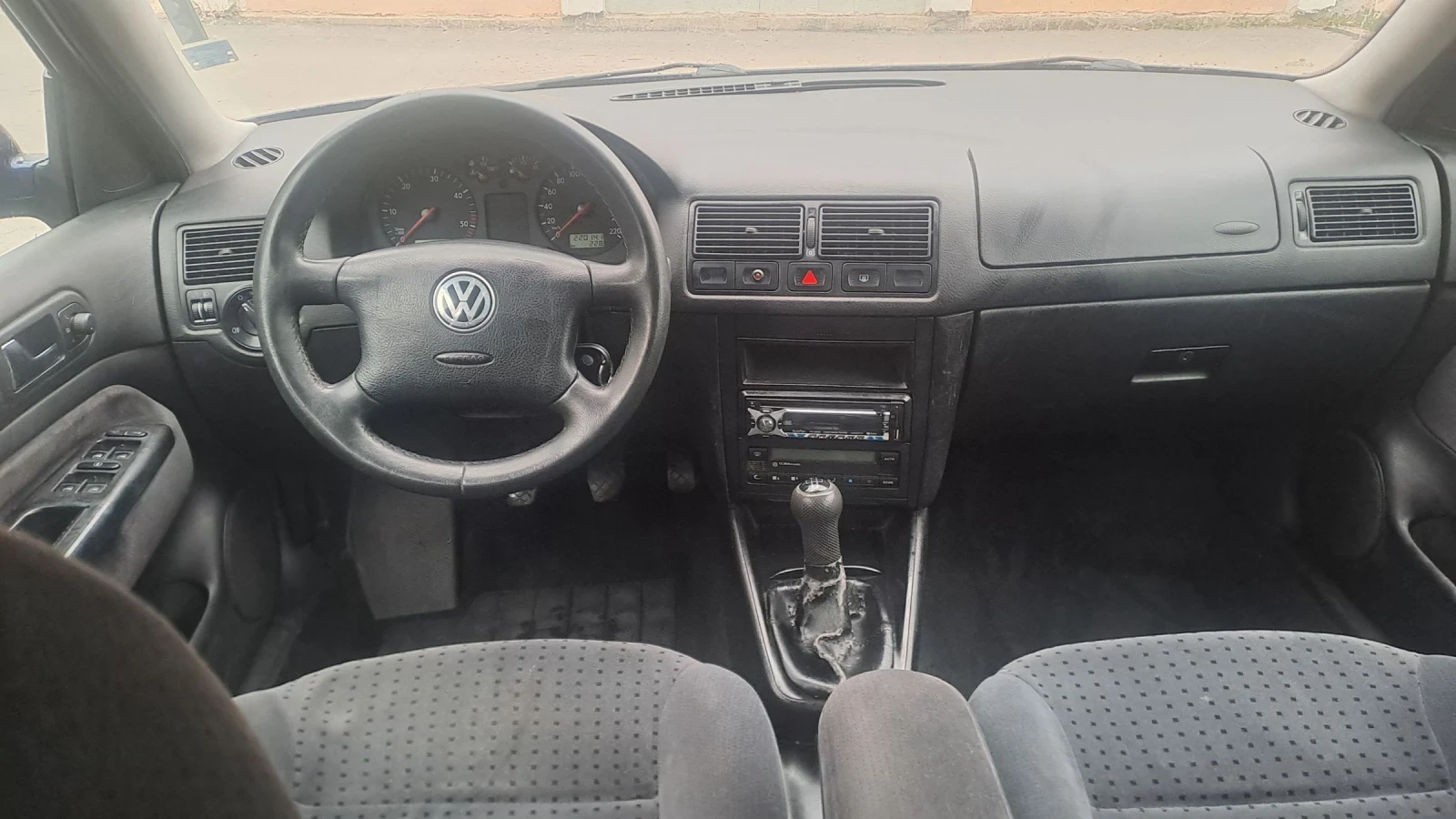 VW Golf 1.9 TDI 110кс. , снимка 10 - Автомобили и джипове - 53906948