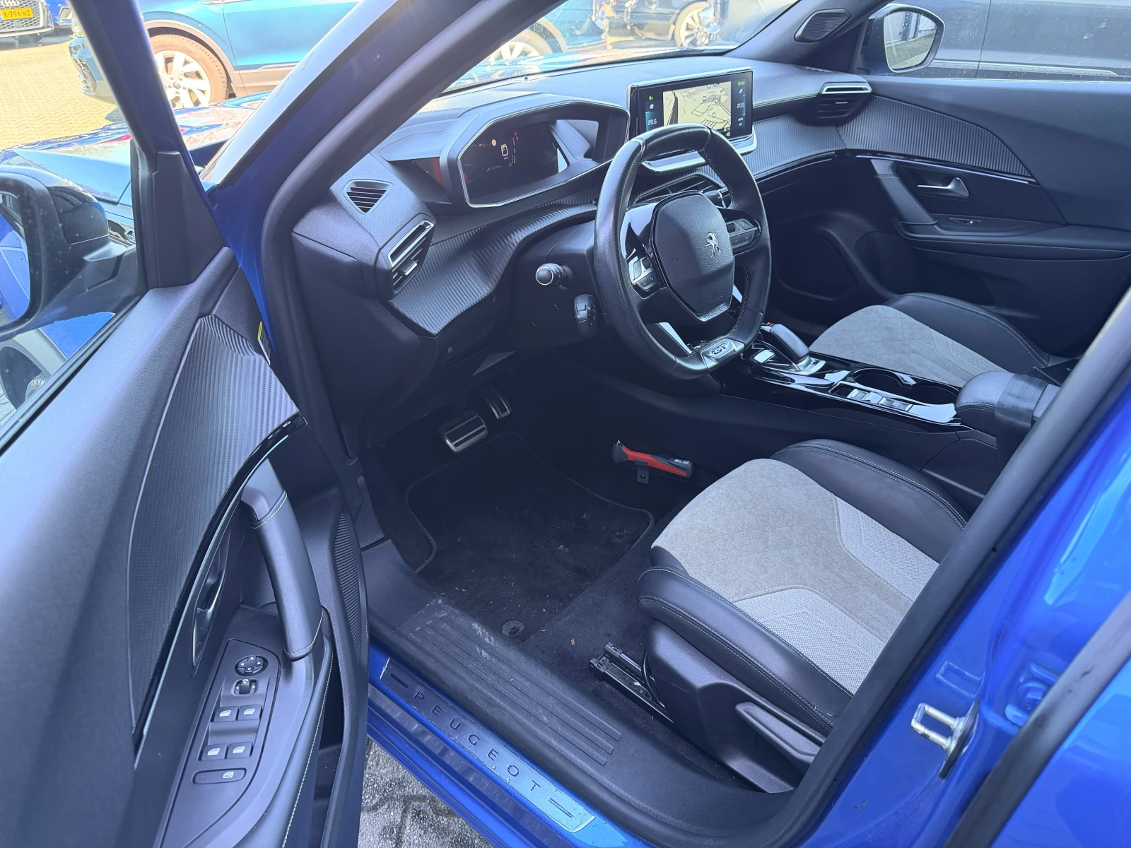 Peugeot 2008 50 kWh GT, снимка 7 - Автомобили и джипове - 53958757