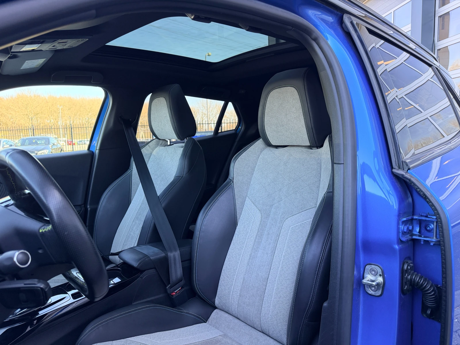 Peugeot 2008 50 kWh GT, снимка 13 - Автомобили и джипове - 53958757