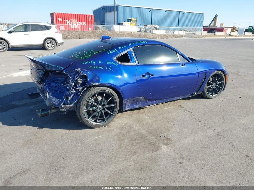 Toyota GR86 2.4l Premium, снимка 4 - Автомобили и джипове - 54098084