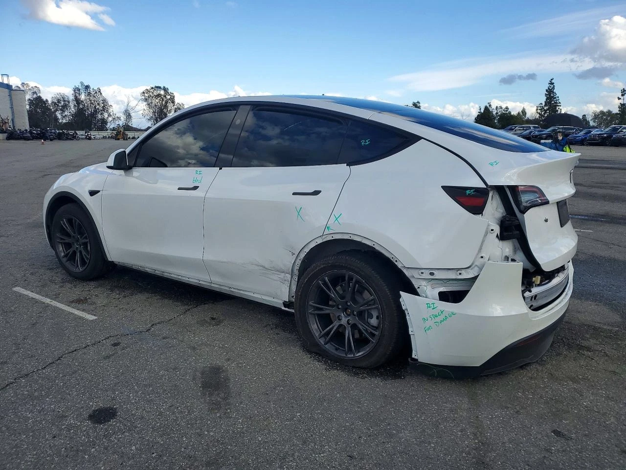 Tesla Model Y Long Range AWD, снимка 2 - Автомобили и джипове - 54152991