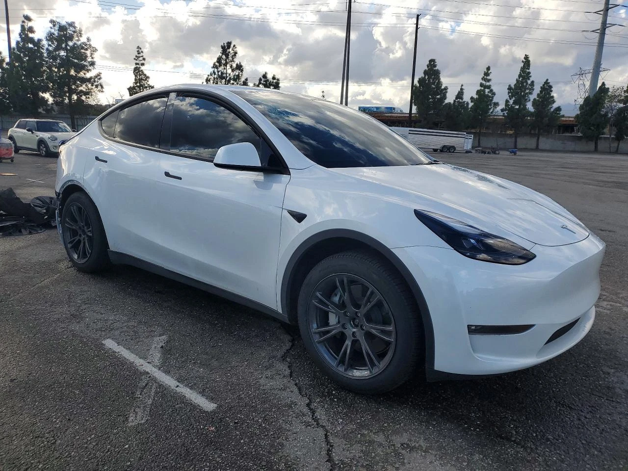 Tesla Model Y Long Range AWD, снимка 4 - Автомобили и джипове - 54152991