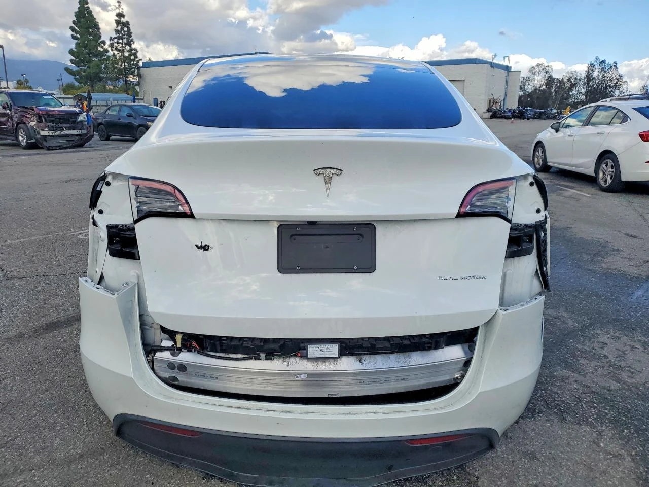 Tesla Model Y Long Range AWD, снимка 6 - Автомобили и джипове - 54152991