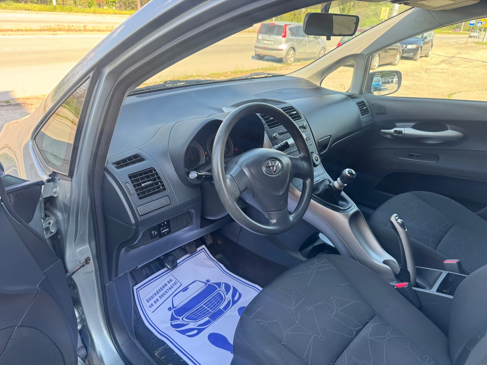 Toyota Auris 1.4 I Face 6-Скорости ТОП, снимка 14 - Автомобили и джипове - 54237877