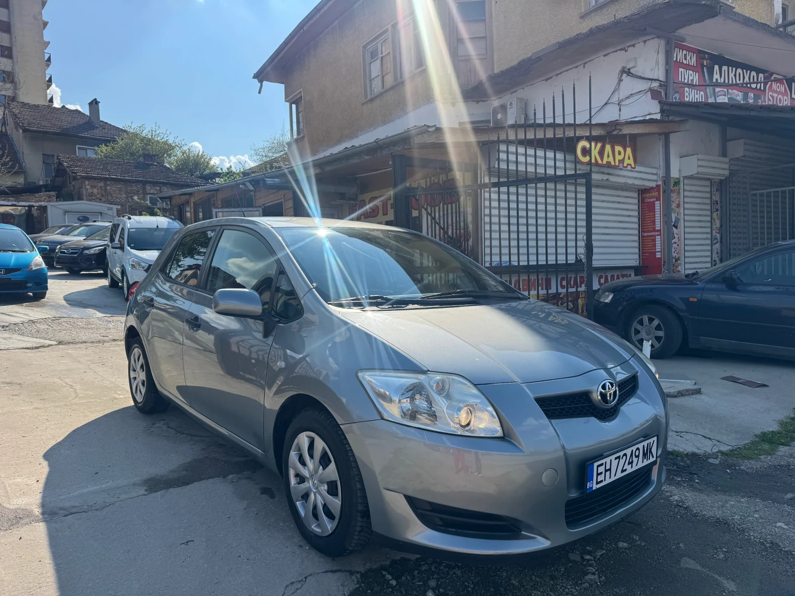 Toyota Auris 1.4 I Face 6-Скорости ТОП, снимка 3 - Автомобили и джипове - 54237877
