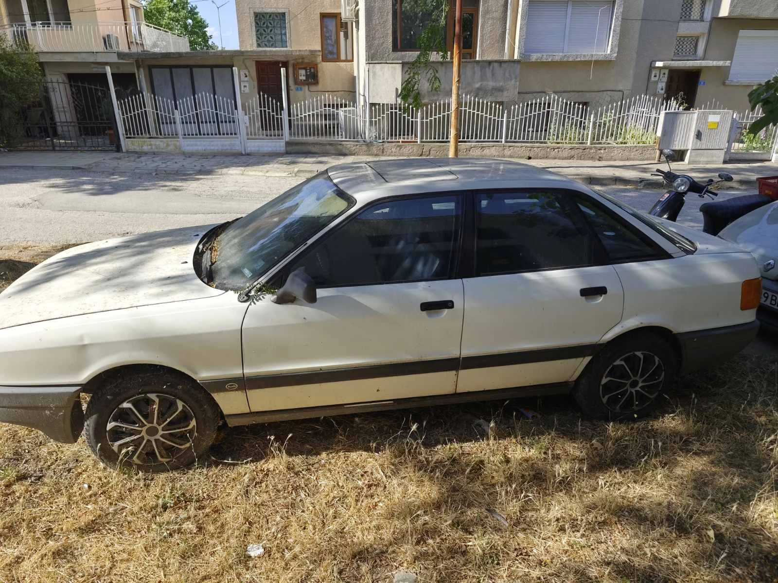 Audi 80 Audi 80 1.8 - Газова уредба , снимка 2 - Автомобили и джипове - 55484046