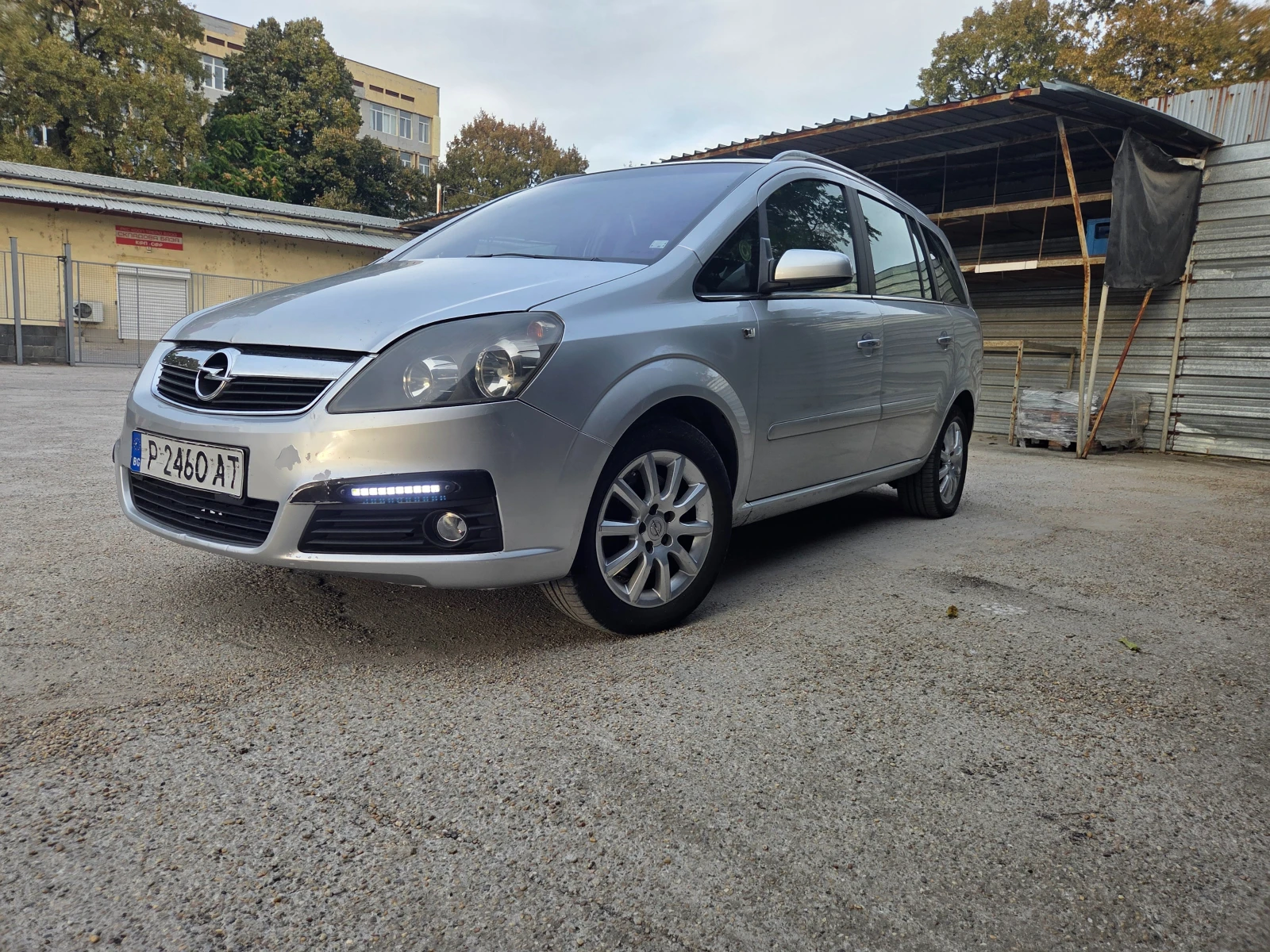 Opel Zafira 1.6 фабрична CNG+ LPG, снимка 4 - Автомобили и джипове - 56571623