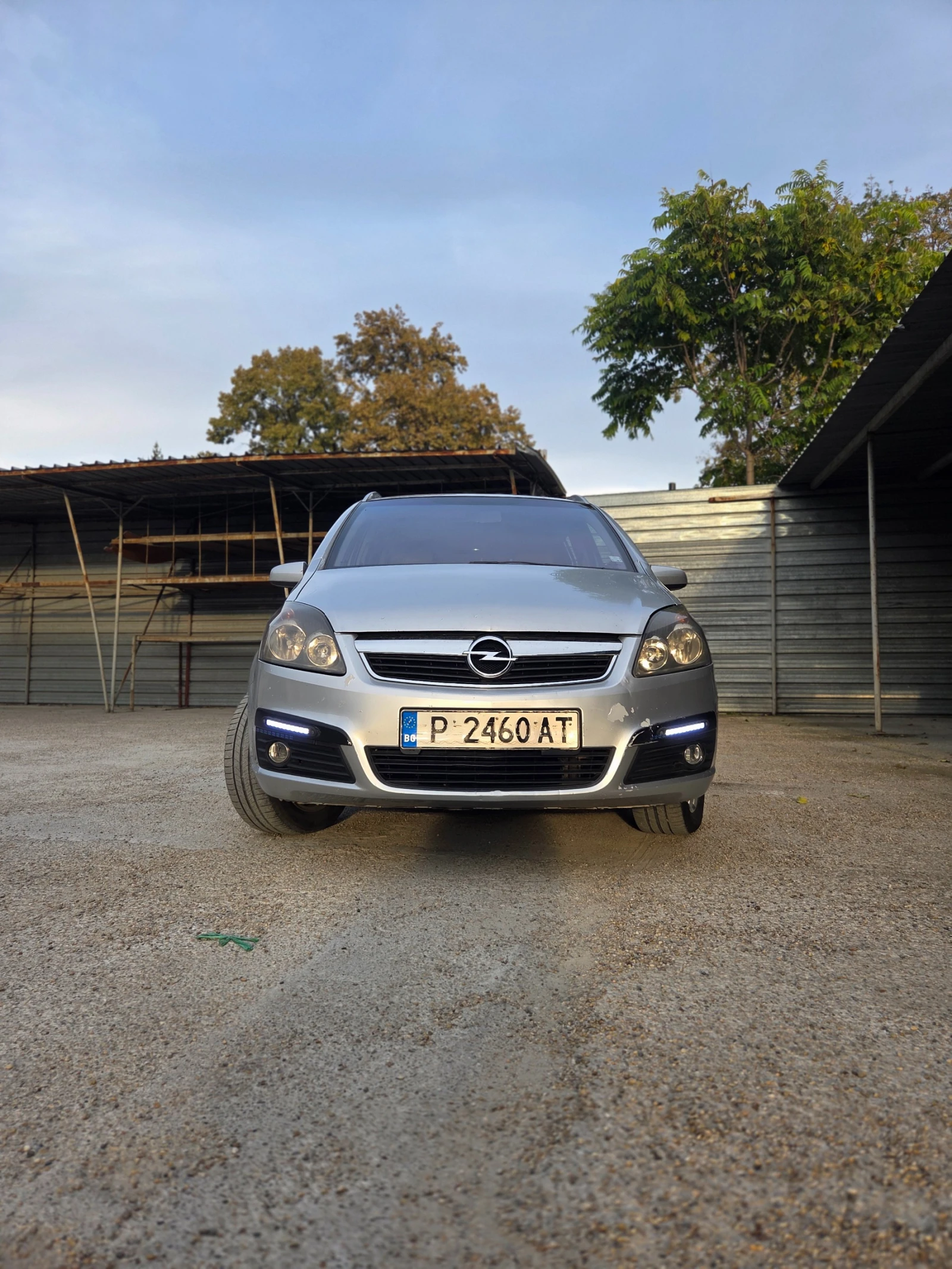 Opel Zafira 1.6 фабрична CNG+ LPG, снимка 5 - Автомобили и джипове - 56571623