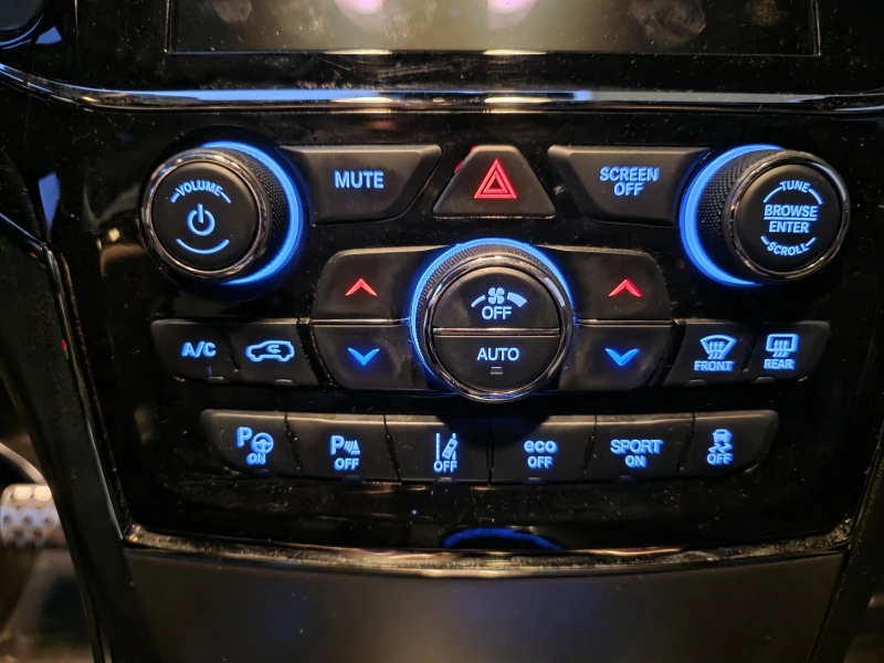 Jeep Grand cherokee, снимка 6 - Автомобили и джипове - 52902179