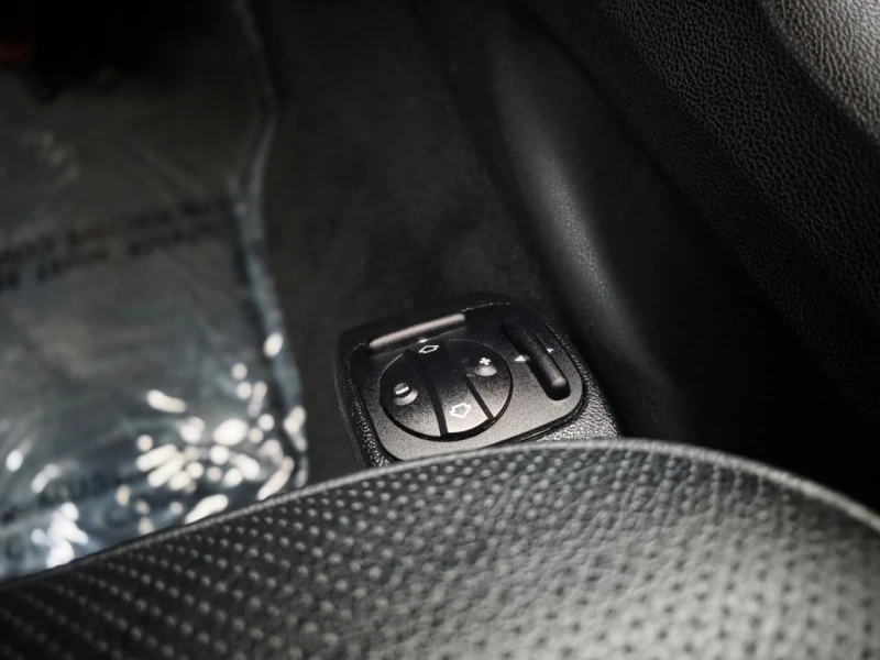 Mercedes-Benz GL 550 КАТО НОВ! 61875км!* 4Matic* 7местен* Камера* Подгр, снимка 11 - Автомобили и джипове - 52575034