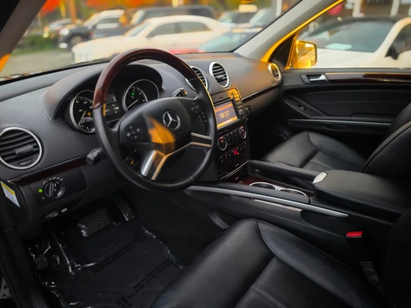 Mercedes-Benz GL 550 КАТО НОВ! 61875км!* 4Matic* 7местен* Камера* Подгр, снимка 14 - Автомобили и джипове - 52575034