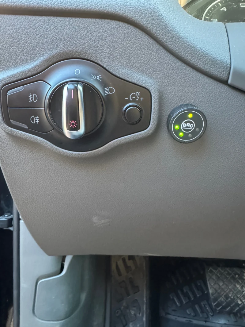 Audi Q5 2.0 TFSI - газ, снимка 12 - Автомобили и джипове - 53253984