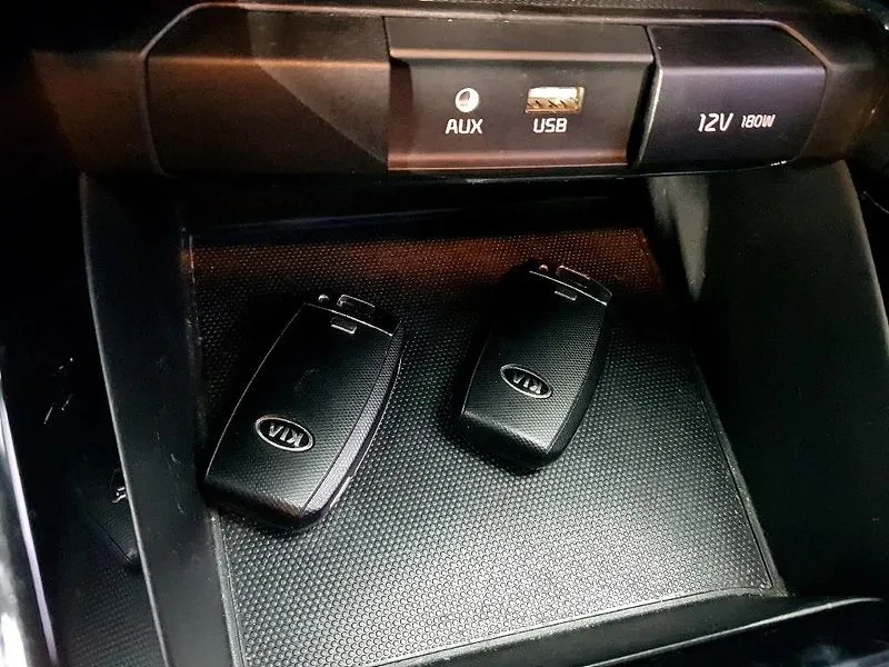Kia Stonic 1.6 TRENDY, снимка 15 - Автомобили и джипове - 55262296