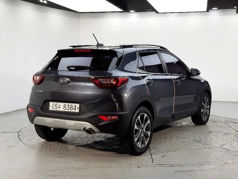 Kia Stonic 1.6 TRENDY, снимка 4 - Автомобили и джипове - 55262296