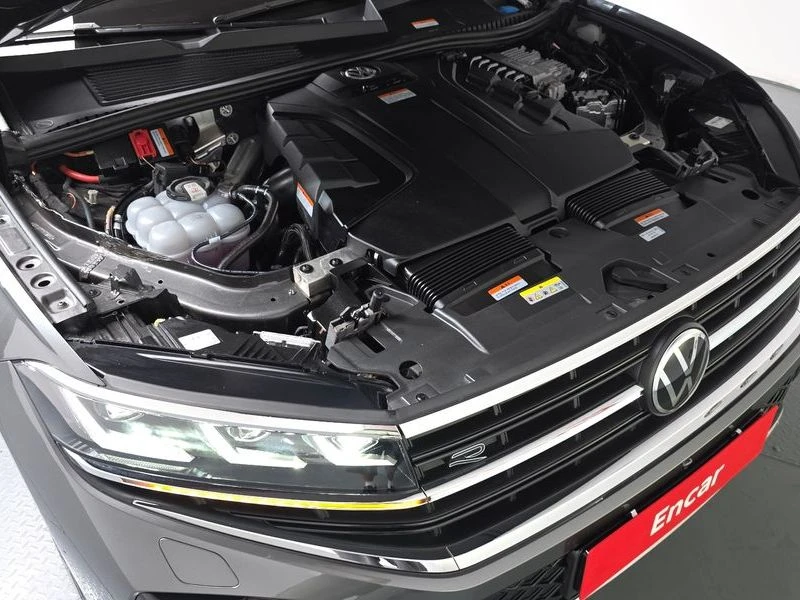 VW Touareg 3.0 DPY Automatic, снимка 5 - Автомобили и джипове - 55730322
