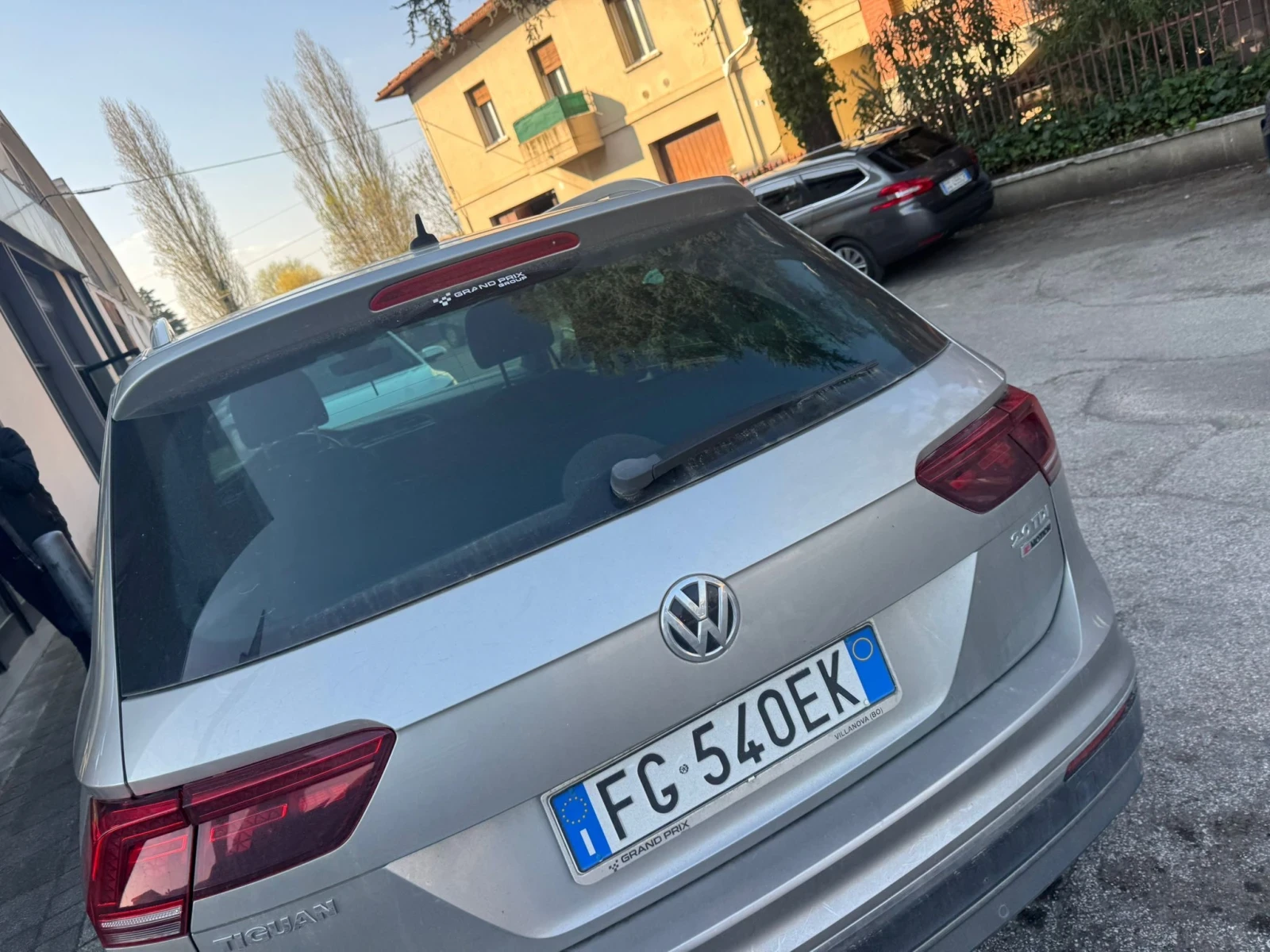 VW Tiguan (КАТО НОВА)^(4х4), снимка 4 - Автомобили и джипове - 53921750