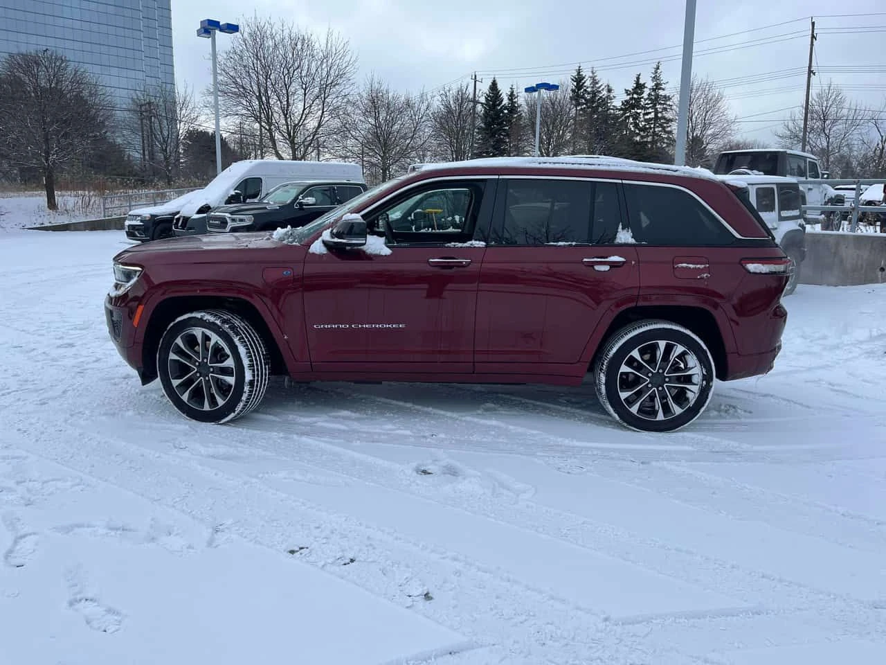 Jeep Grand cherokee * Overland * 2 КЛЮЧА* ПОДГРЕВ* KEYLESS* , снимка 2 - Автомобили и джипове - 54143289