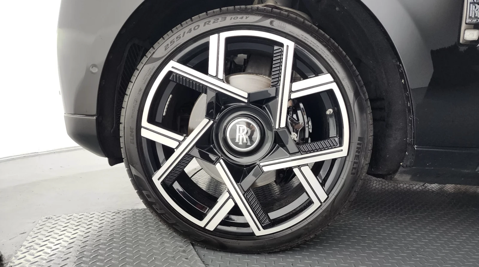 Rolls-Royce Cullinan 6.7 V12/FULL SHADOW LINE/ЦЕНА БЕЗ АНАЛОГ!, снимка 5 - Автомобили и джипове - 54219561