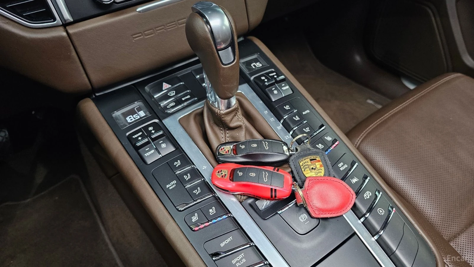 Porsche Macan GTS* КОЖА* ОБДУХВ* ПАНО* 360, снимка 8 - Автомобили и джипове - 55431391