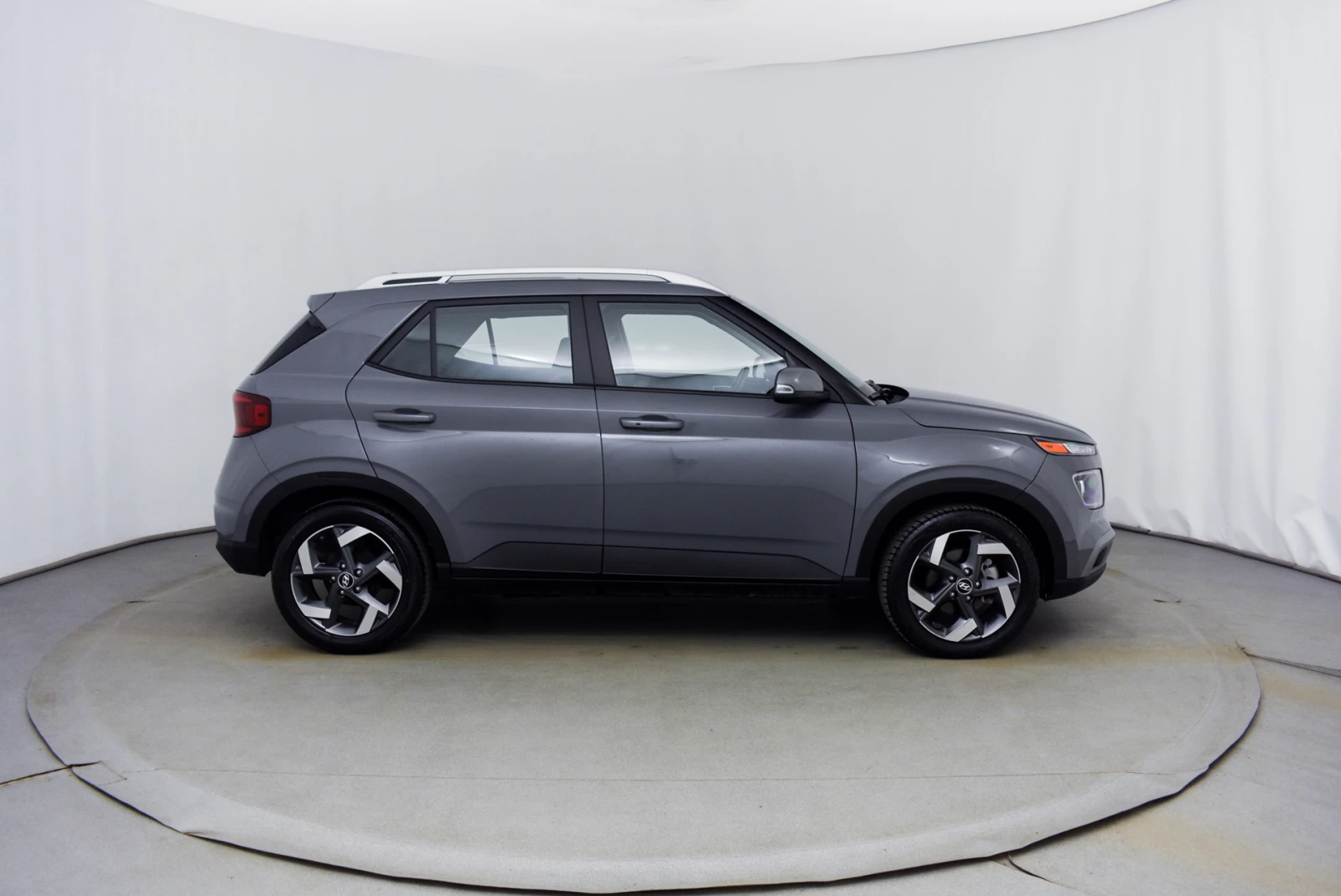 Hyundai Tucson 1.6, снимка 3 - Автомобили и джипове - 56269756
