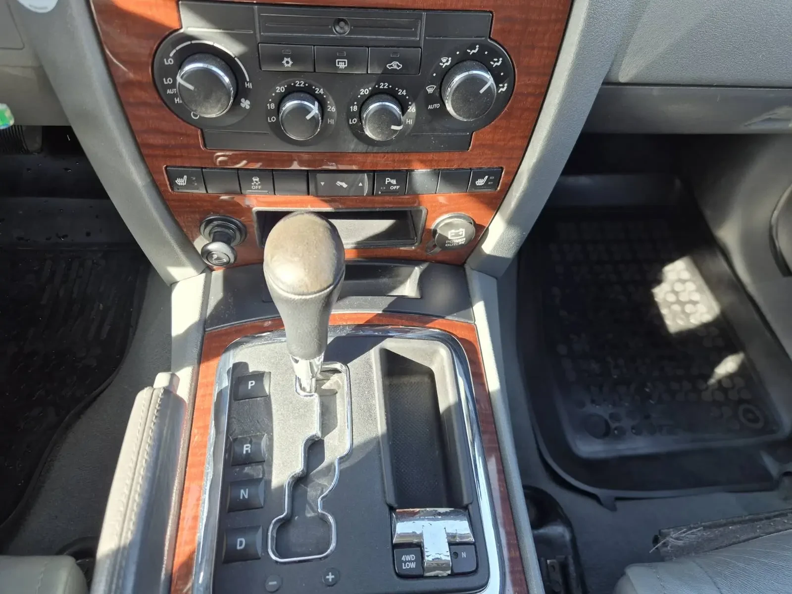 Jeep Grand cherokee 3.0 CRD, снимка 16 - Автомобили и джипове - 56578788