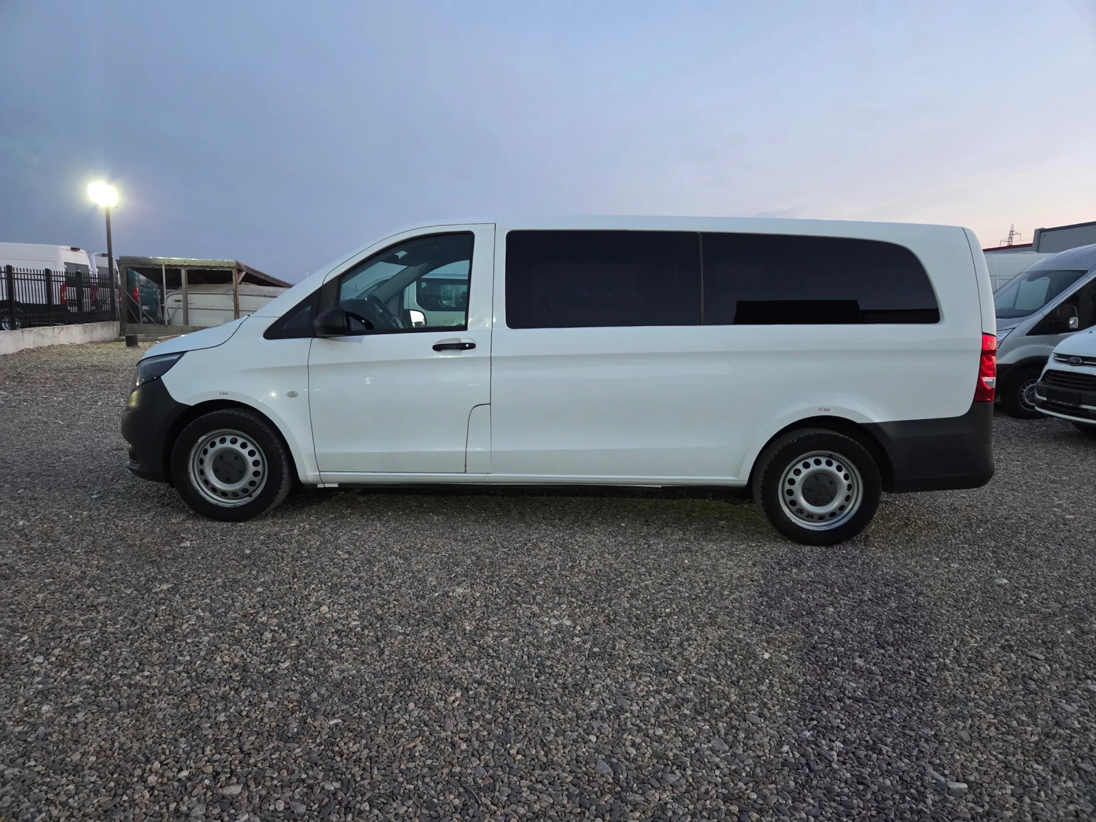 Mercedes-Benz Vito Vito 114cdi 9 места автоматик 9G-tronic, снимка 3 - Бусове и автобуси - 53818023