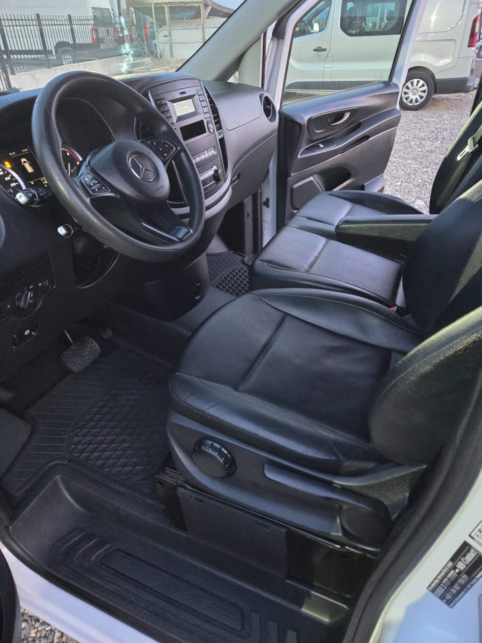 Mercedes-Benz Vito Vito 114cdi 9 места автоматик 9G-tronic, снимка 12 - Бусове и автобуси - 53818023