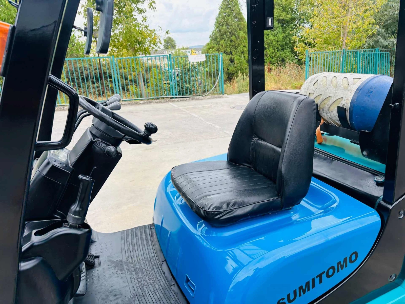  Yale  , ,   | Mobile.bg   9