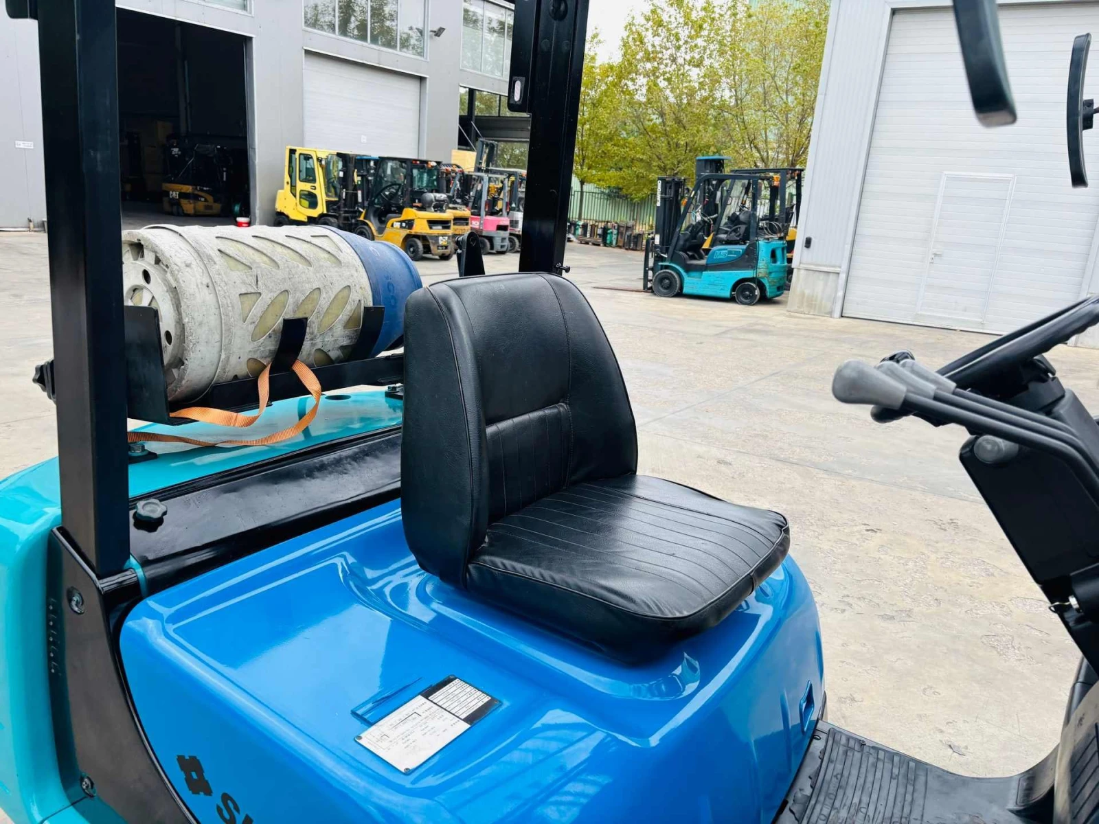  Yale  , ,   | Mobile.bg   7