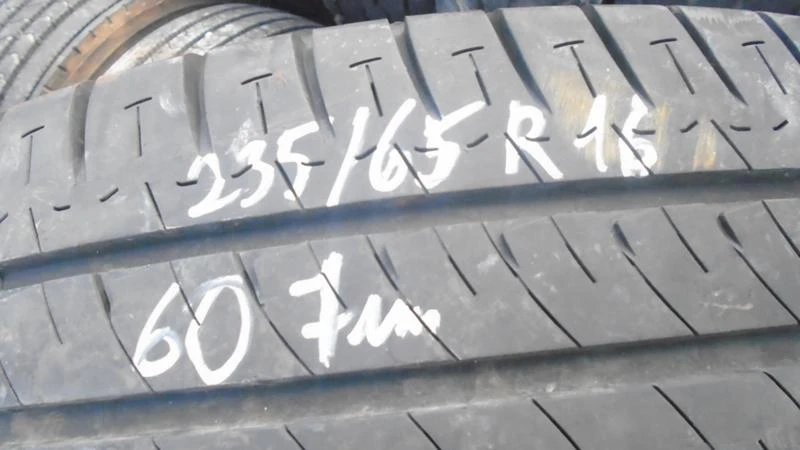 Гуми Летни 235/65R16, снимка 1 - Гуми и джанти - 22922154