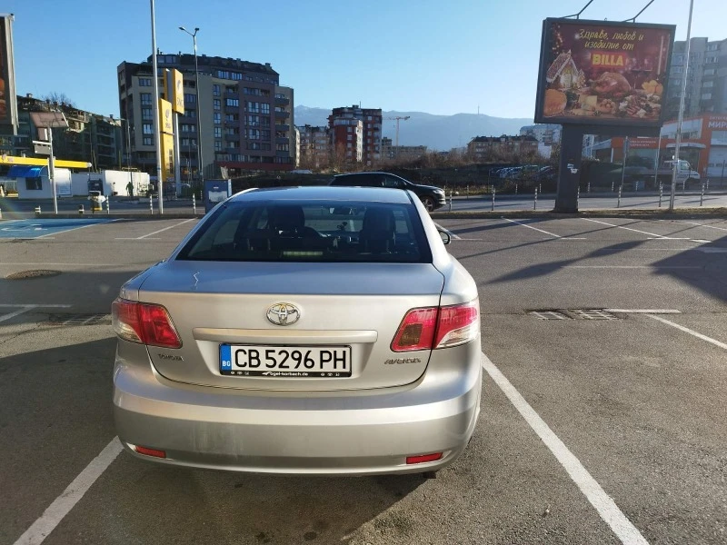 Toyota Avensis 6 скорости, снимка 8 - Автомобили и джипове - 47453242