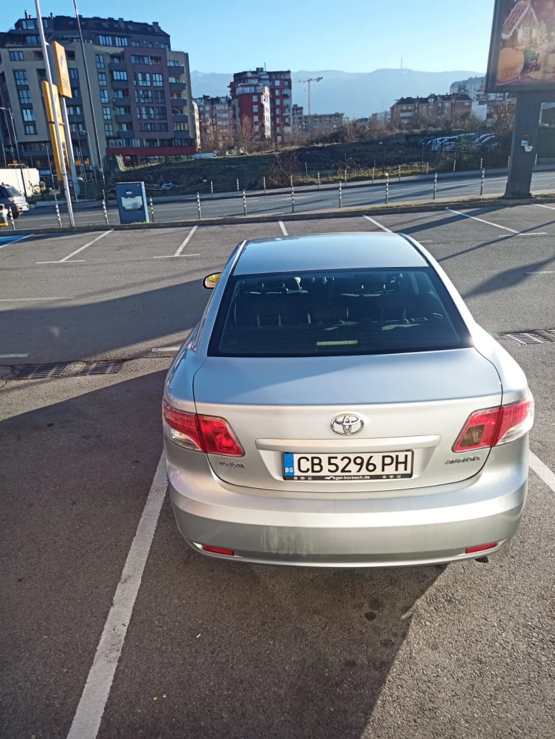 Toyota Avensis 6 скорости, снимка 13 - Автомобили и джипове - 47453242