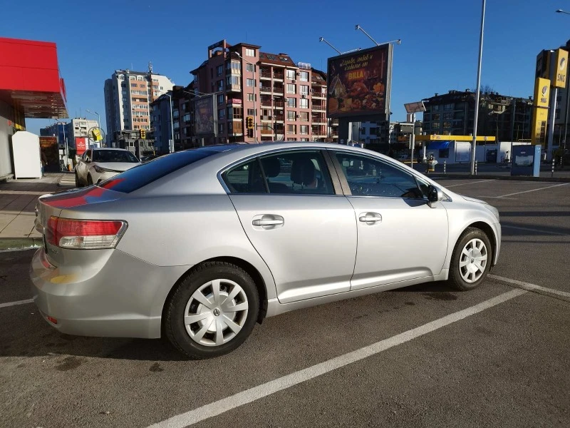 Toyota Avensis 6 скорости, снимка 7 - Автомобили и джипове - 47453242