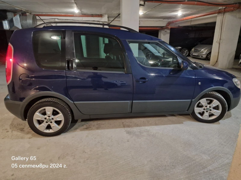 Skoda Roomster SCOUT, снимка 4 - Автомобили и джипове - 47181596