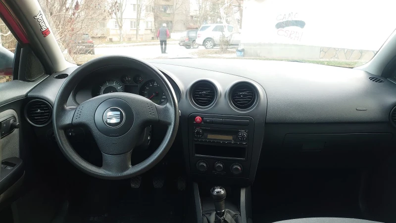 Seat Ibiza 1.2i , снимка 11 - Автомобили и джипове - 48132213