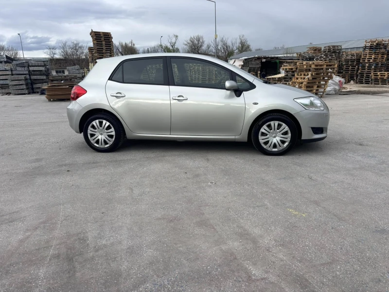 Toyota Auris 1.6 АВТОМАТИК, снимка 7 - Автомобили и джипове - 49532919