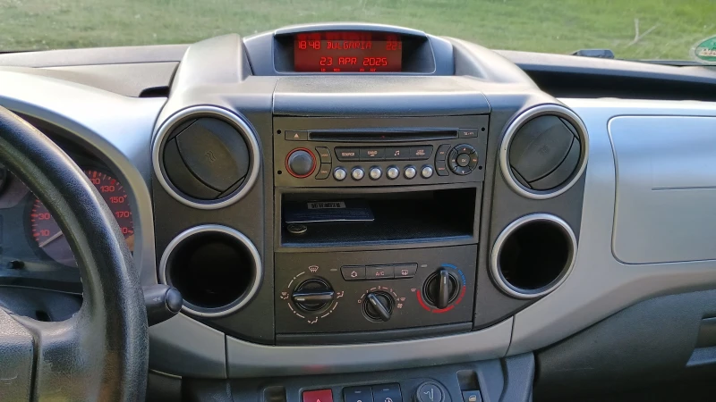 Citroen Berlingo 1.6 Hdi Multispace, снимка 3 - Автомобили и джипове - 52304337