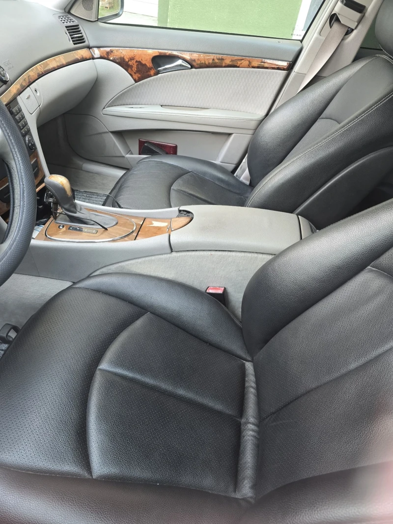 Mercedes-Benz E 220, снимка 5 - Автомобили и джипове - 52563895