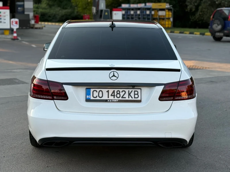 Mercedes-Benz E 220 AMG pack* Навигация* Кожа* Климатроник, снимка 6 - Автомобили и джипове - 51578578